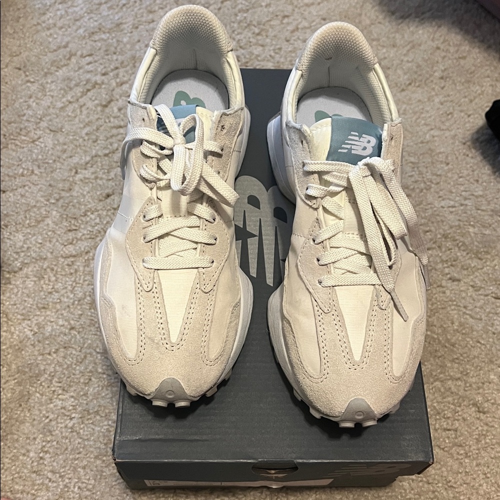 New Balance Femmes Cream / White Sneakers